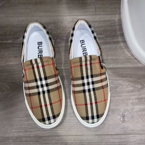 SOLD ❗️Burberry Slip On Sneakers